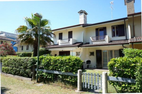 Precious villa with private garden and barbecue